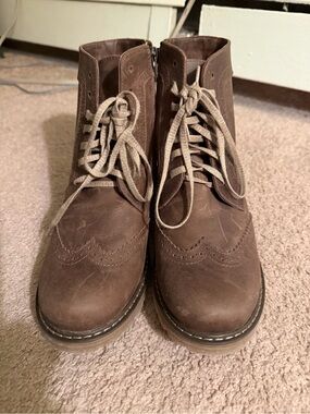 New Women’s Leather Lace-Up Boots